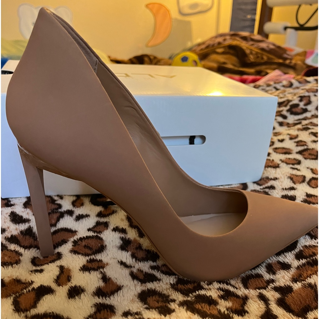Pointy Toe Pump